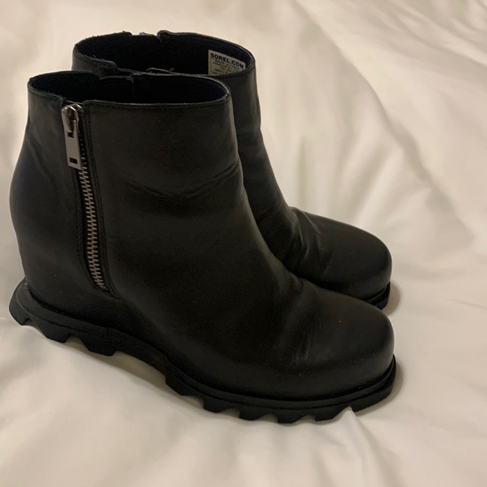 Sorel sz 10 Joan of Arctic III zip wedge bootie